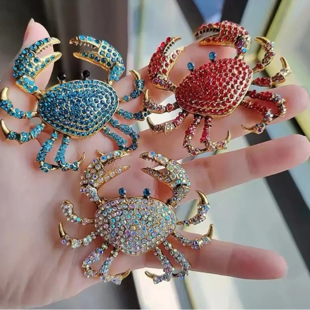 Blue Crab Crystal Brooch Pin 🦀✨ - Picture 8 of 11